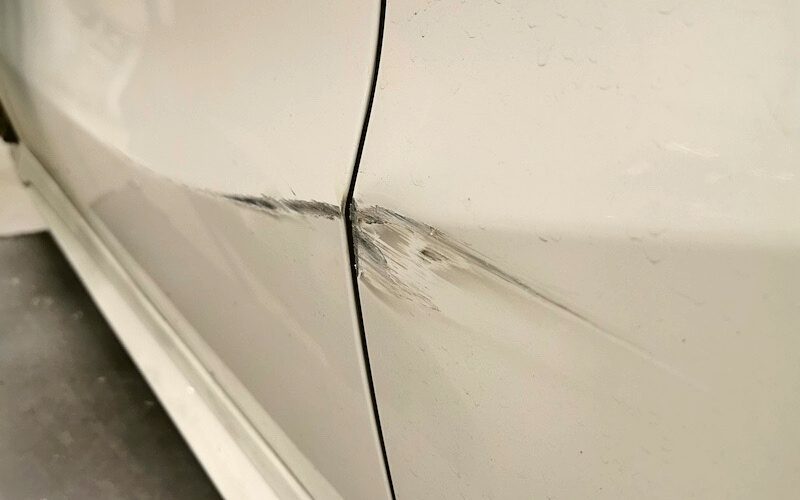Comment effacer une rayure sur la carrosserie de sa voiture ?